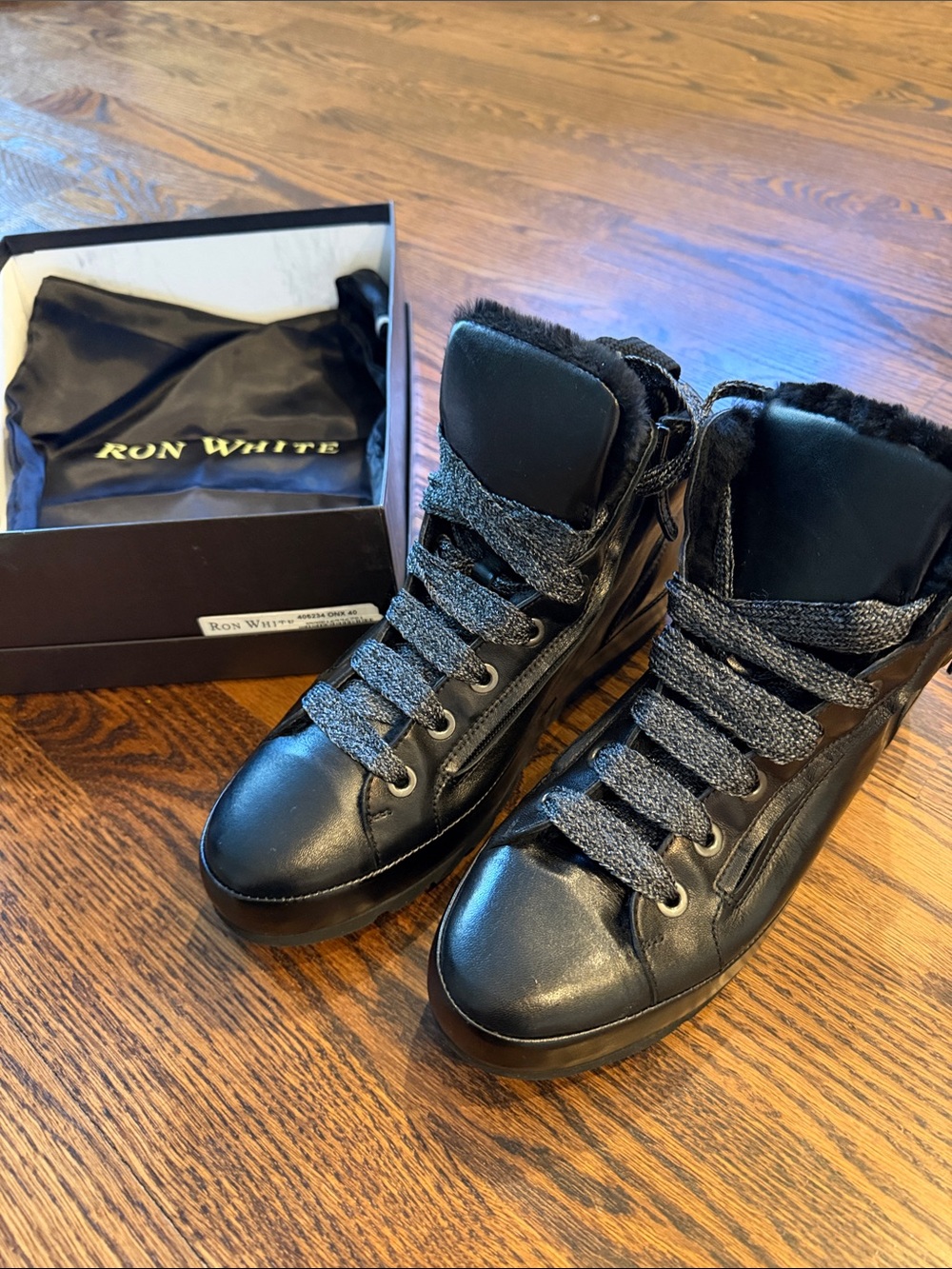 Ron White sz 40 Klera Flat lace up Boots in Onyx 2 lace options dust bag unworn